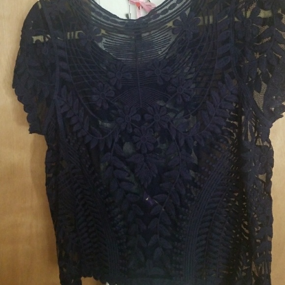 Blouse - Picture 2 of 3